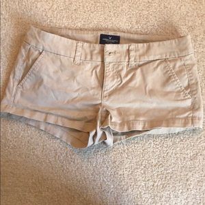American eagle beige shorts